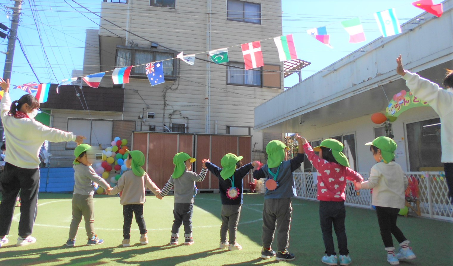 小規模保育園なのでアットホームで働きやすい環境です。